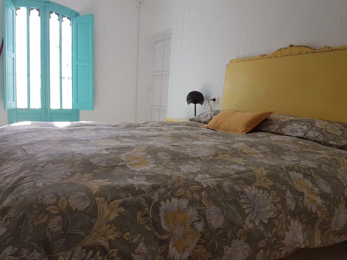 Casita De La Almedina De *